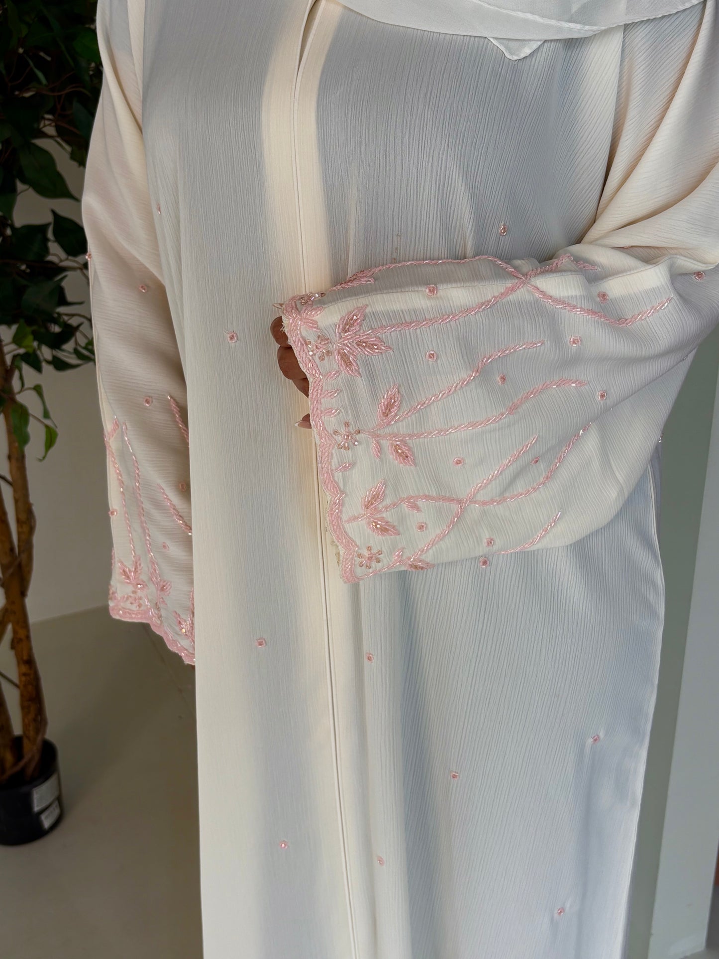 THE DUA CLOSED ABAYA