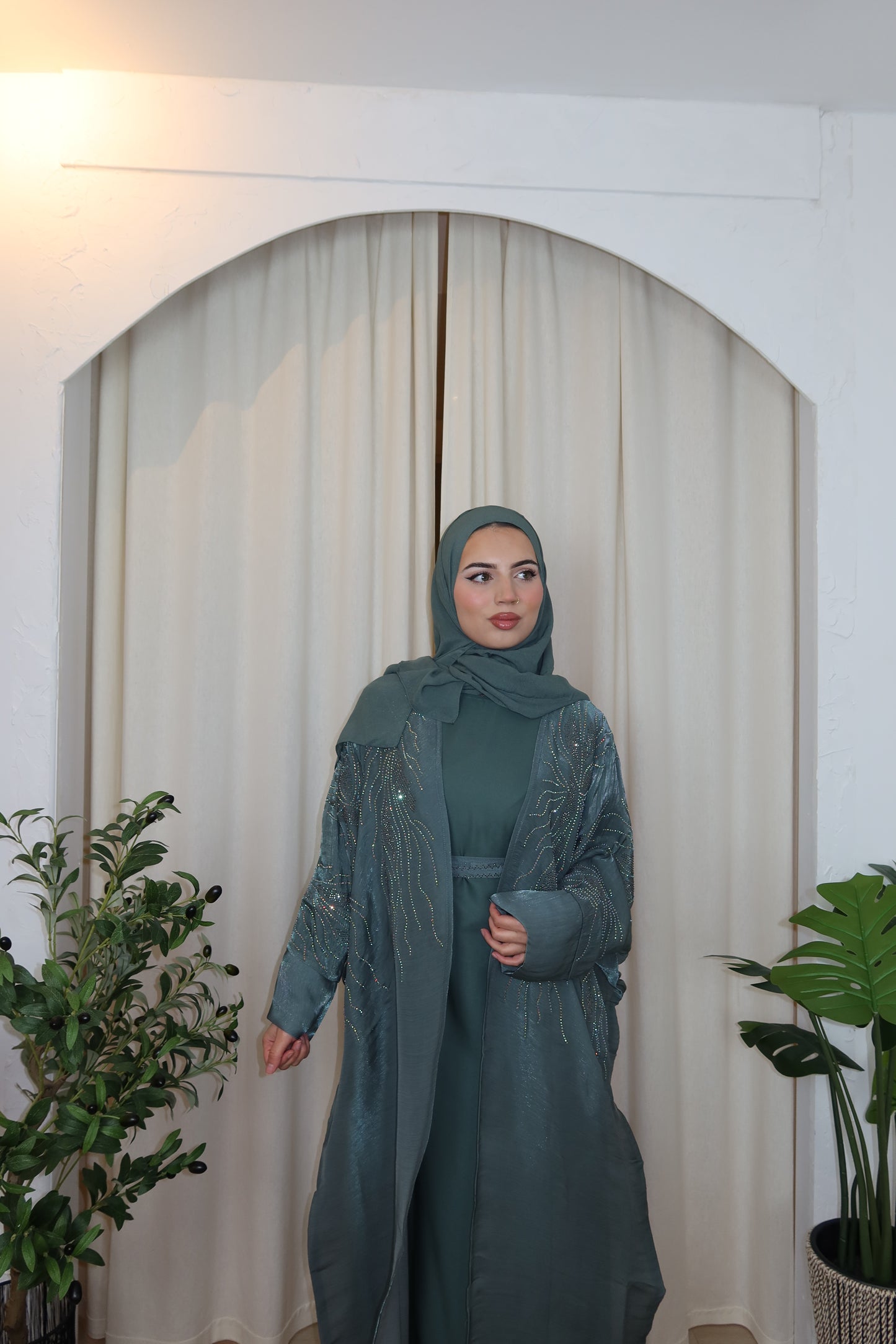 THE LIYAH ABAYA